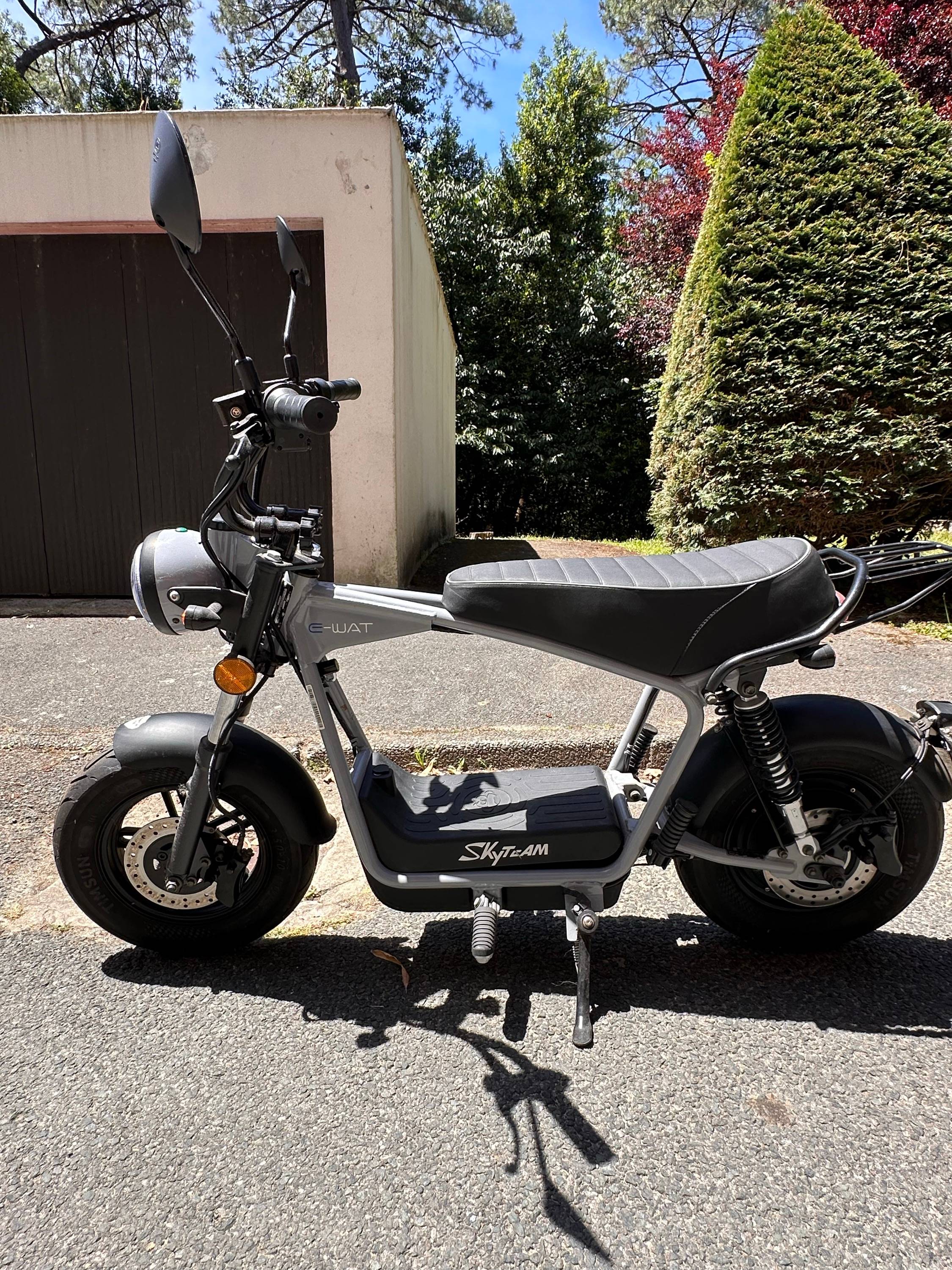 Vends scooter électrique, 2024, 600km