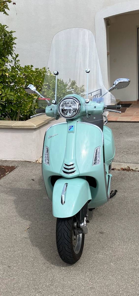 Vends Scooter Vespa GTS 300, 2023, 12500km
