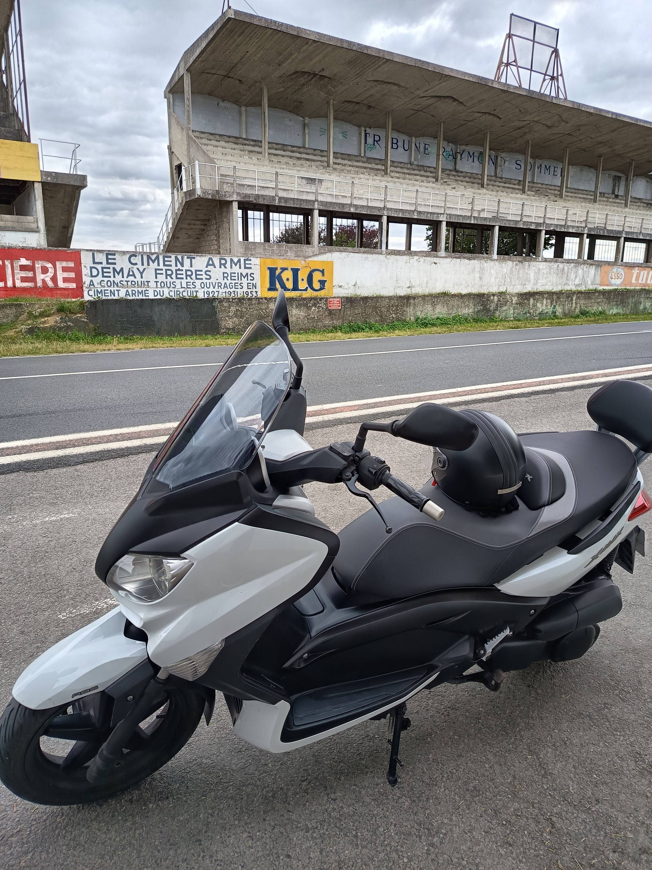 Vends Scooter Yamaha XMax 250, 2011, 35000km