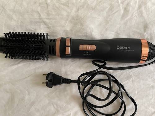 Vends seche cheveux / brosse soufflante de marque allemande Beurer