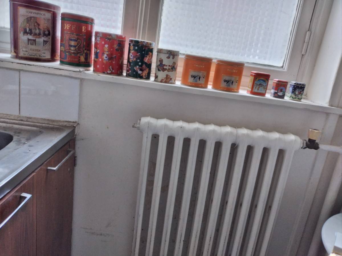 Vends série de boîtes métal décorées