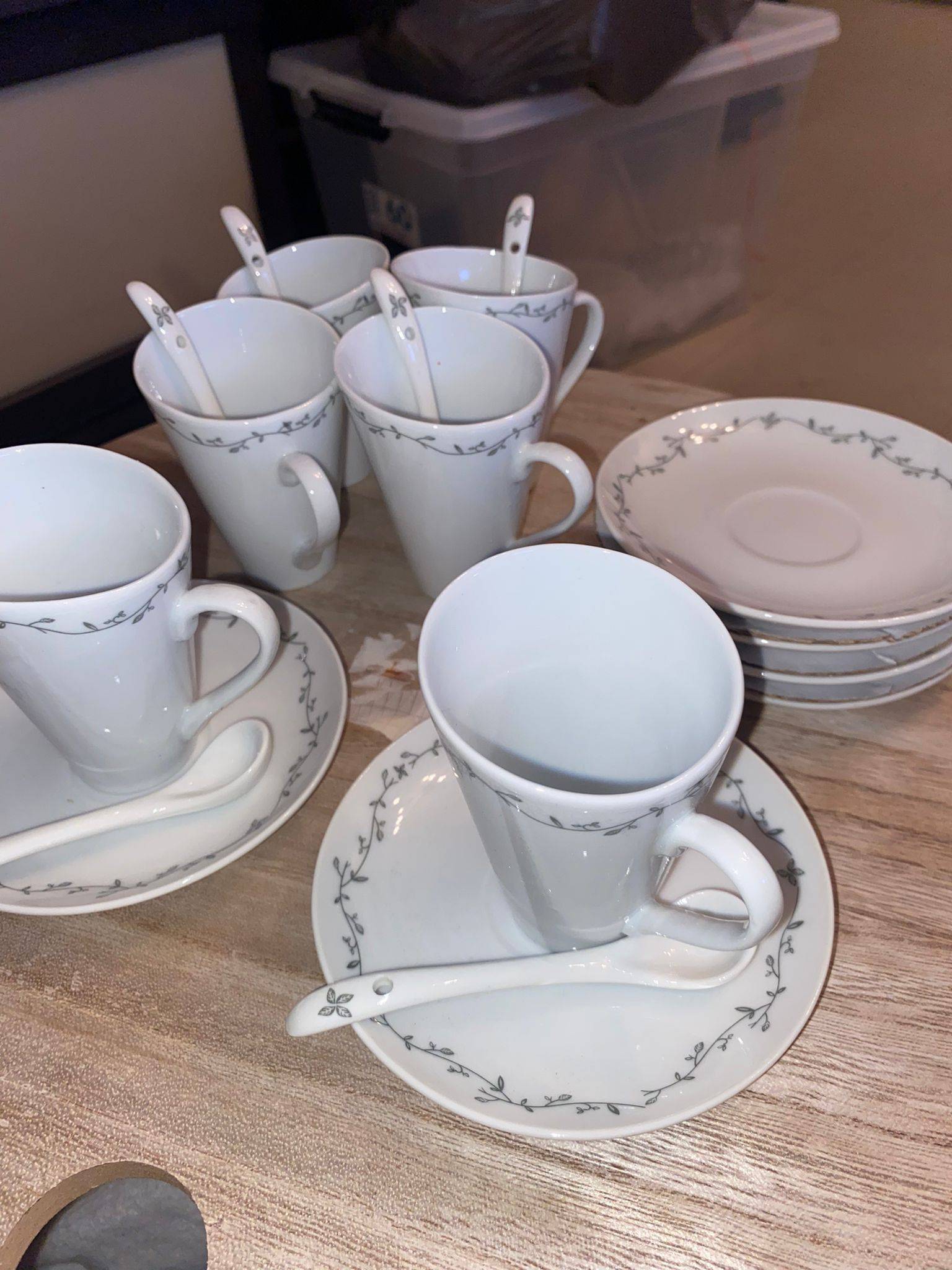 Vends un service a café (neuf : jamais servi)