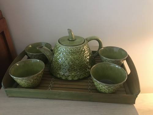 Je vends un service à thé de 5 pièces + plateau