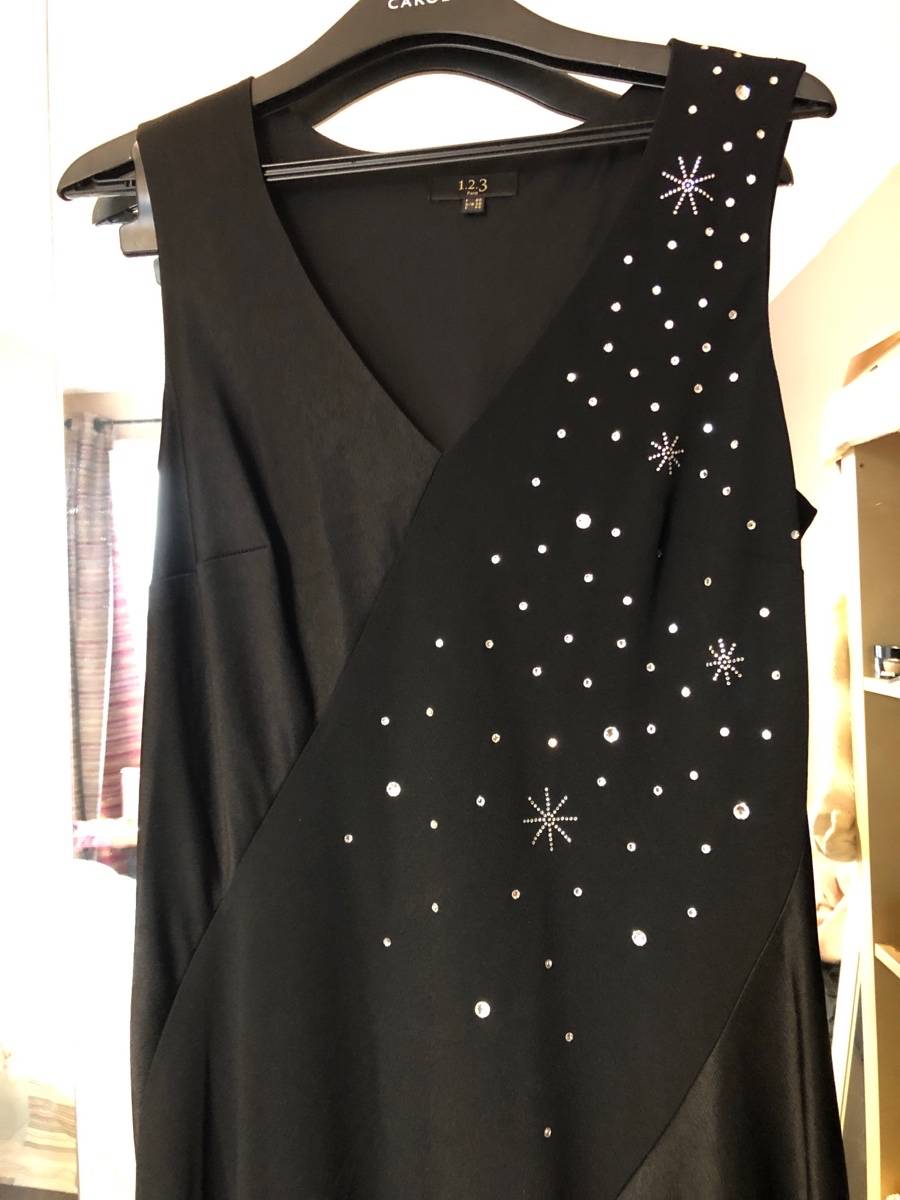 Vends Robe de soirée « 123 » taille 40 Noire et strass