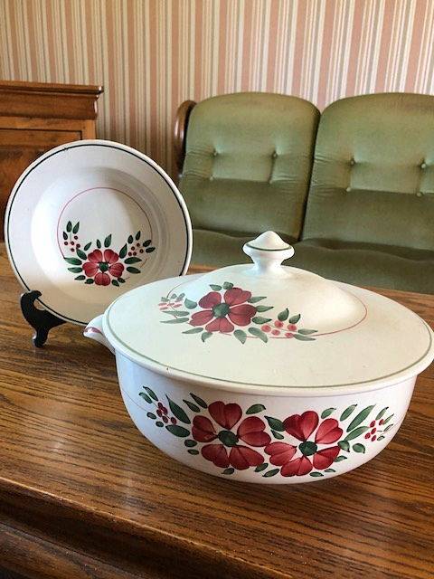 Vends Soupière "Montereau" et son assiette