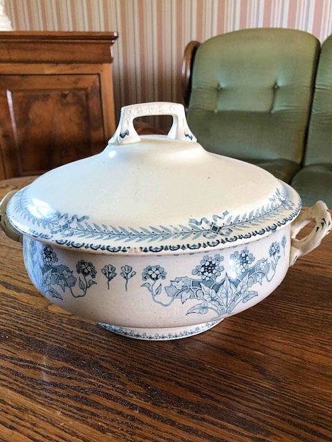 Vends Soupière Terre de Fer "Hélène"