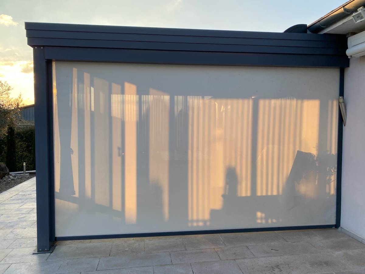 Vends store zip screen radiocommandé