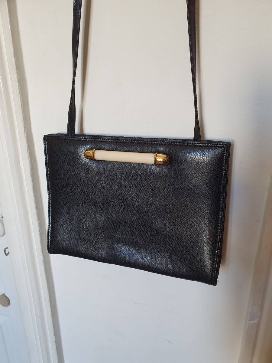 Vends petit sac de soiree noir