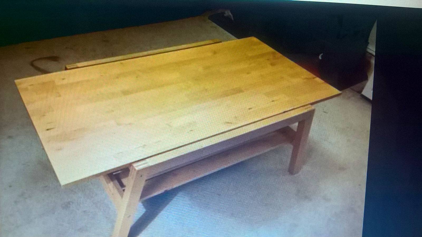 Vends table basse en bois clair