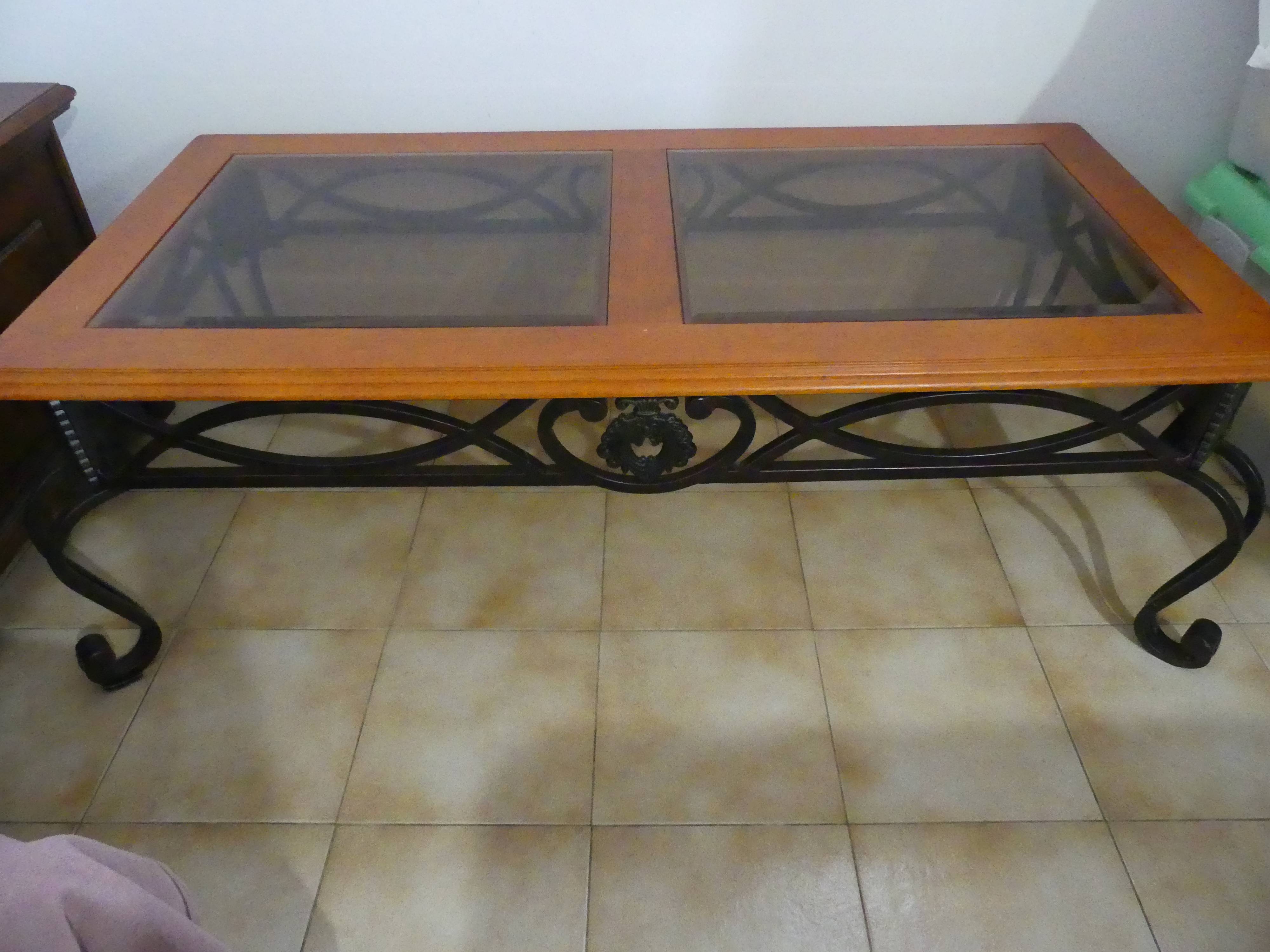 Vends Table basse de salon en bois, verre et fer forgé sur Gens de