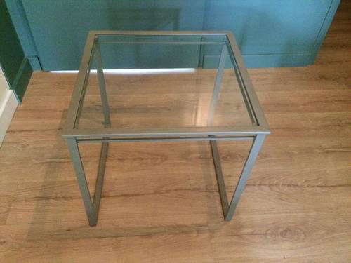 Vends table basse en verre et métal