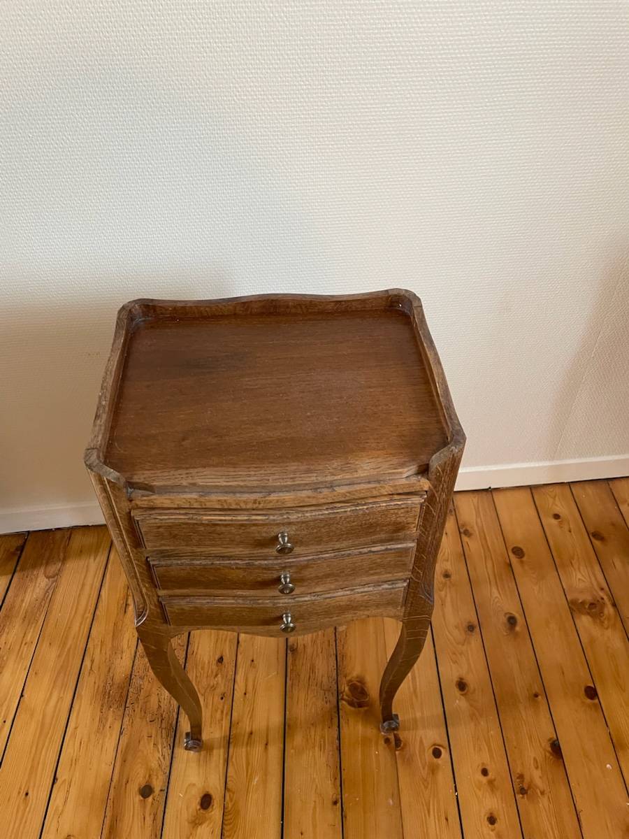 Vends table de chevet en bois