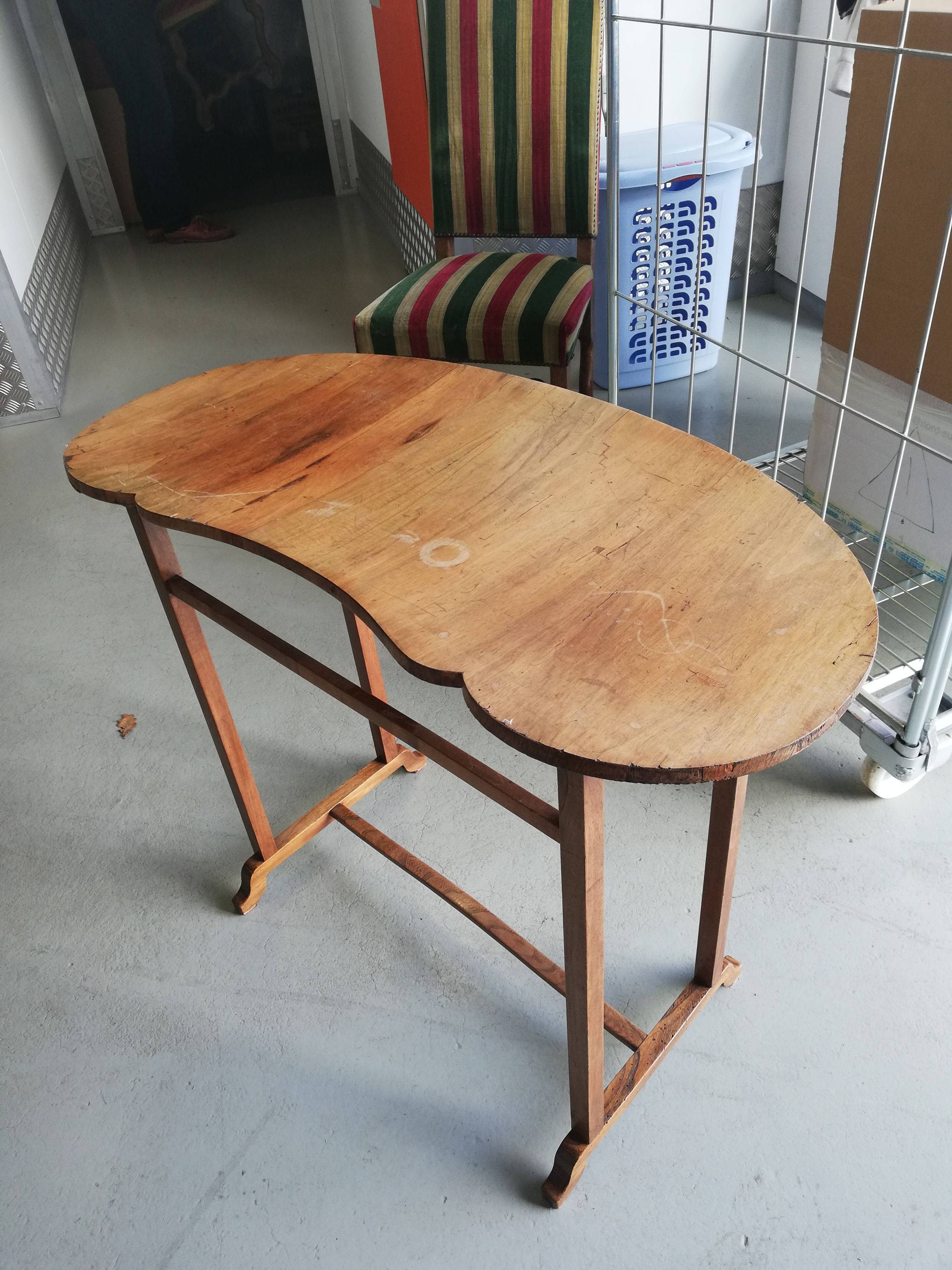 Vends table haricot ancienne