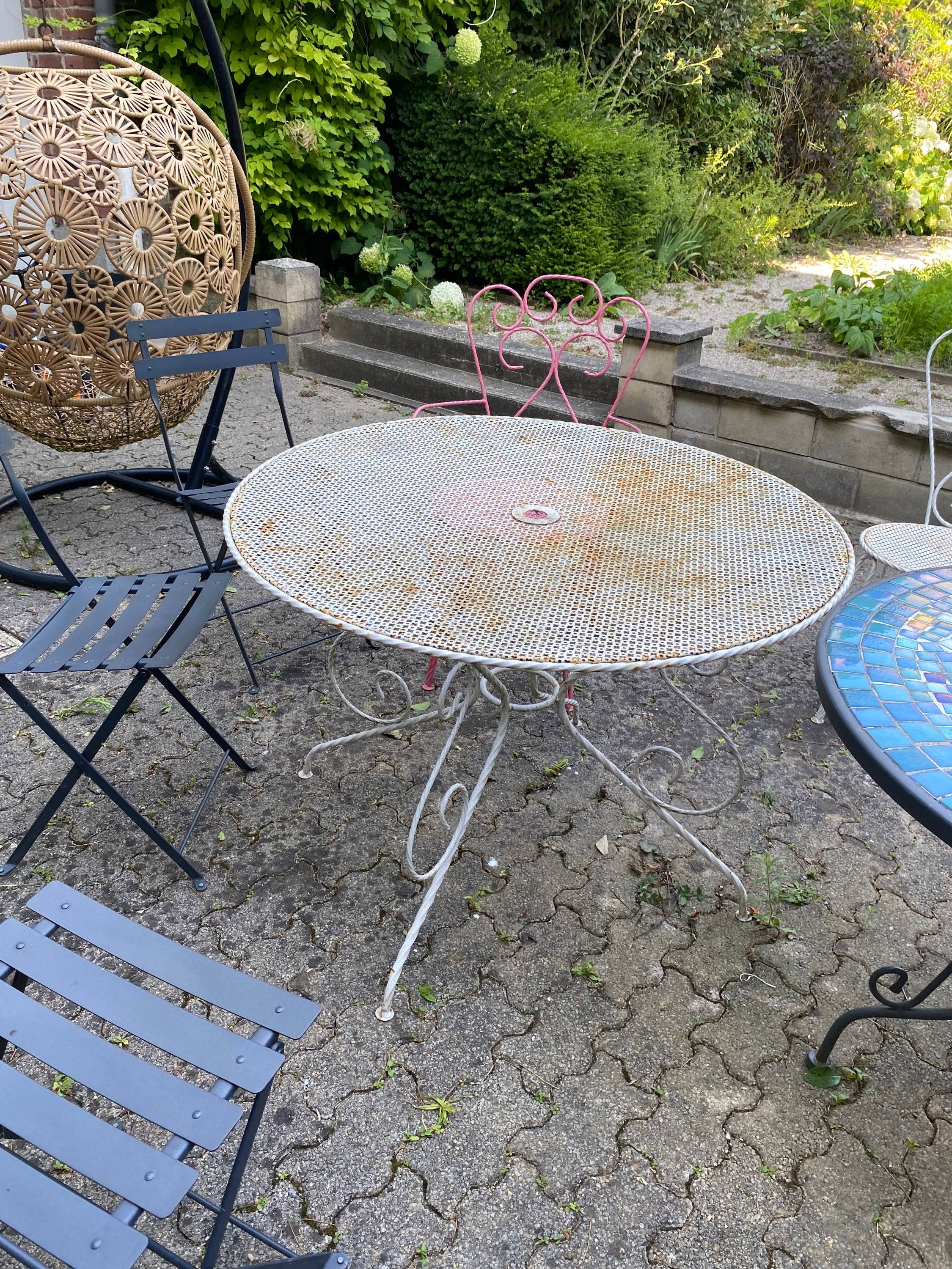 Vends table de jardin en métal