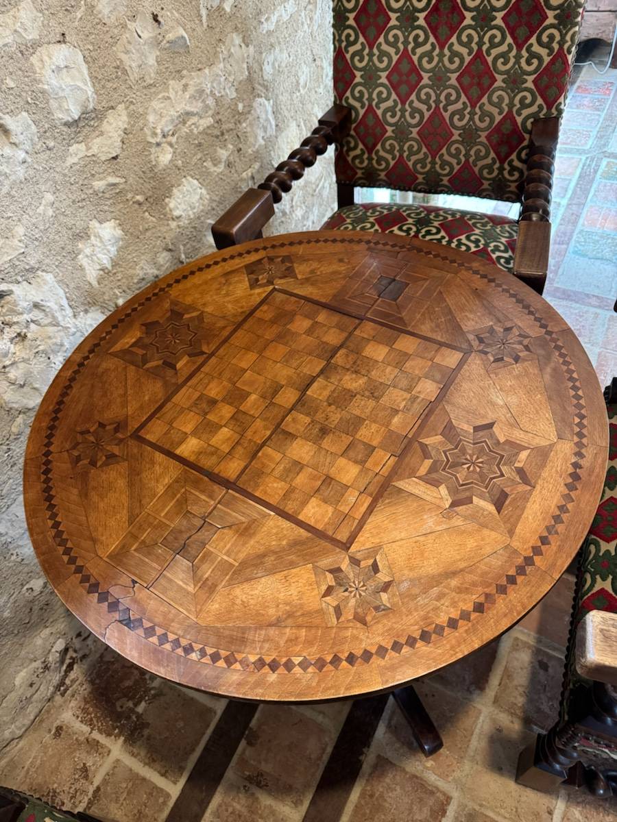 Vends Table ronde marqueterie, table à jeu début 19ème