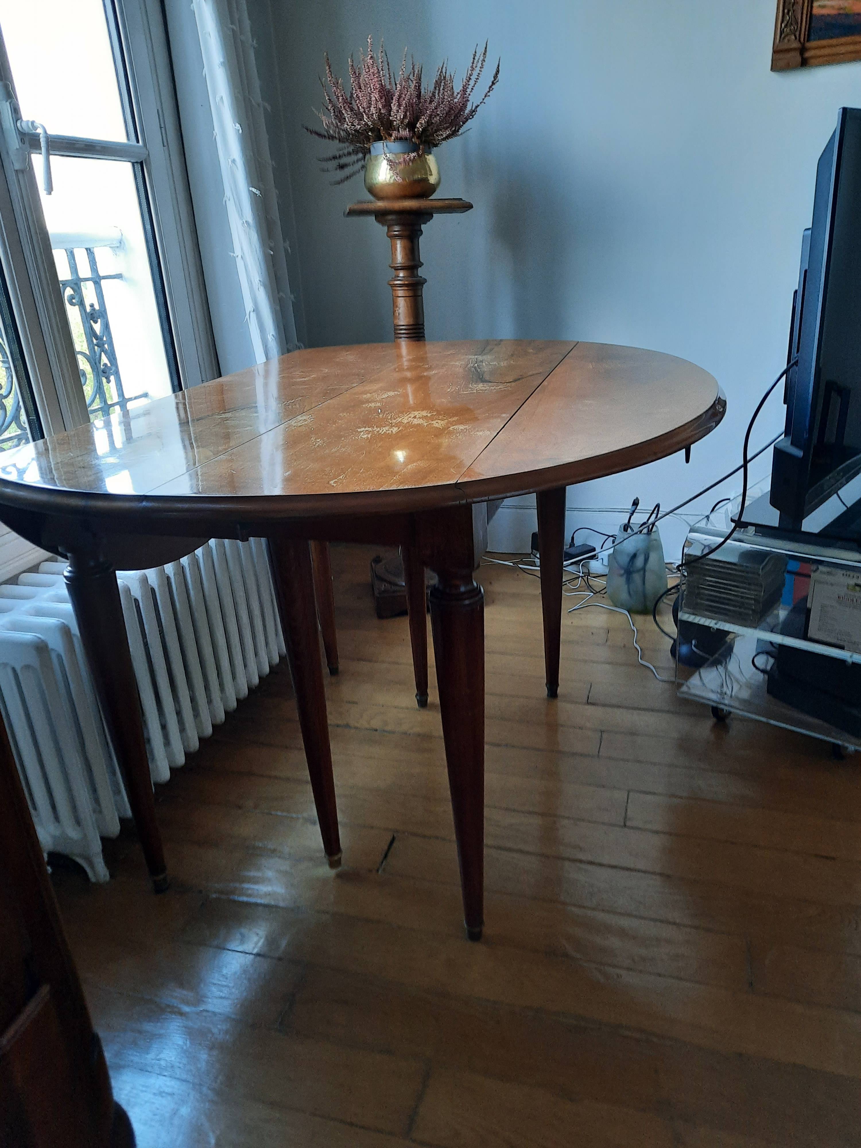 Table à manger ronde en bois - Robin des bois