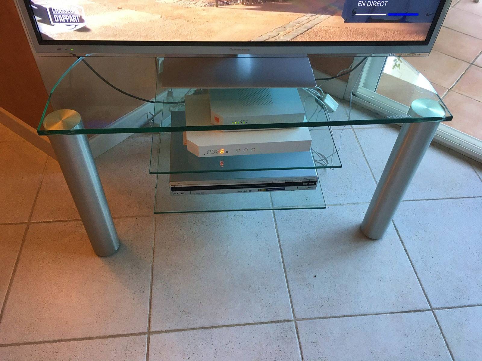 Vends Table Television SPECTRAL