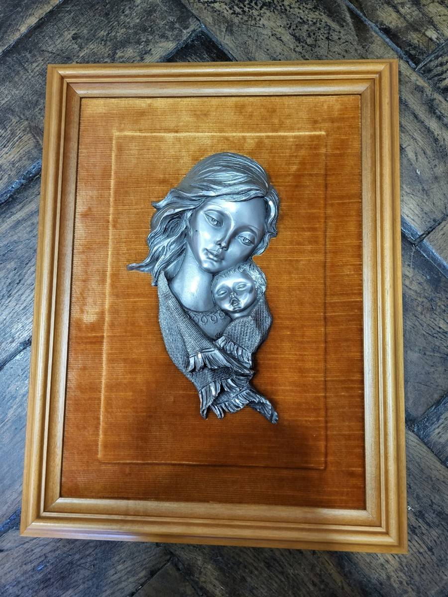 Vends tableau en étain et en velours "femme et son enfant"