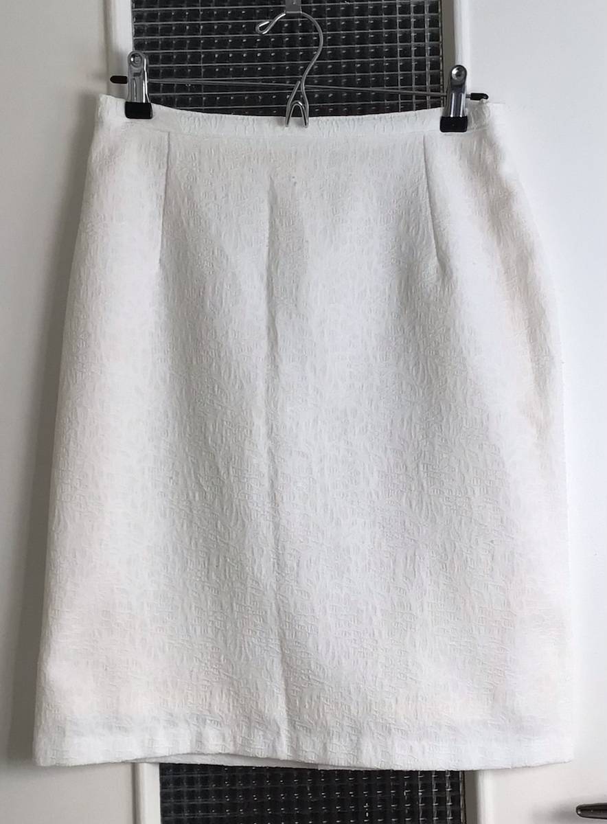 Vends tailleur blanc manches courtes taille38