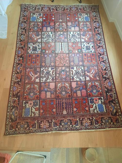 Vends tapis Bakhtiar grande dimensions : 3m /2m. Certificat d’authenticité et facture fournis