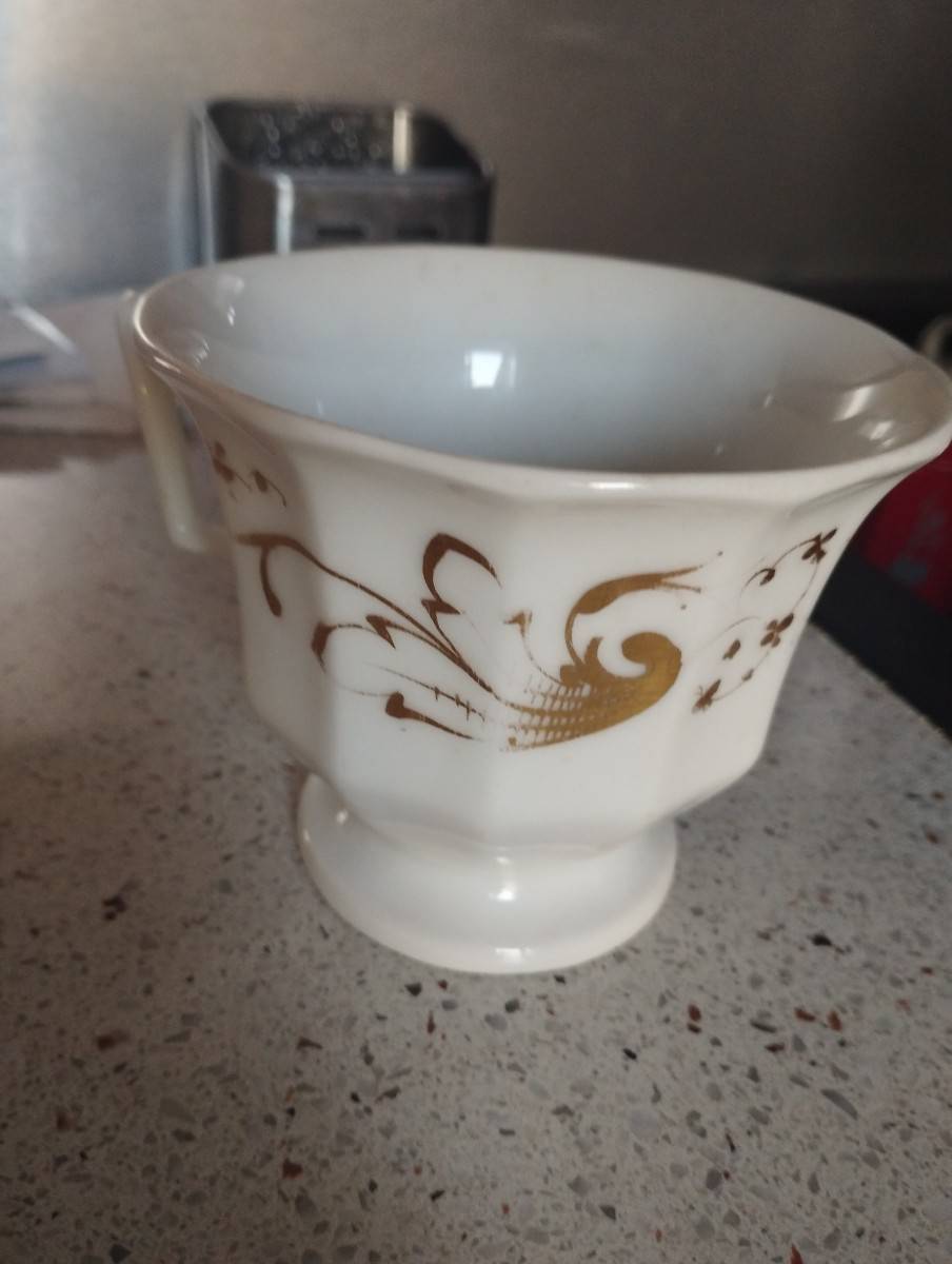 Vends tasse à chocolat ancienne