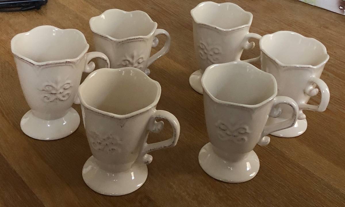 Vends lot de 6 tasses à café neuves sur Gens de Confiance