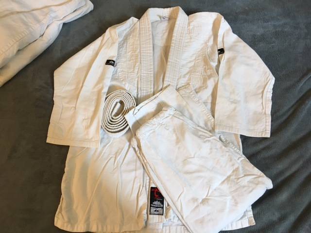 Vends une tenue de judo 140 cms en bon état
