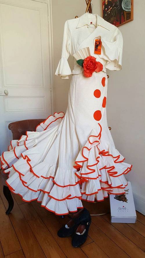 Vends tenue de Flamenco taille 38/40 Manuela MACIAS artisanat espagnol