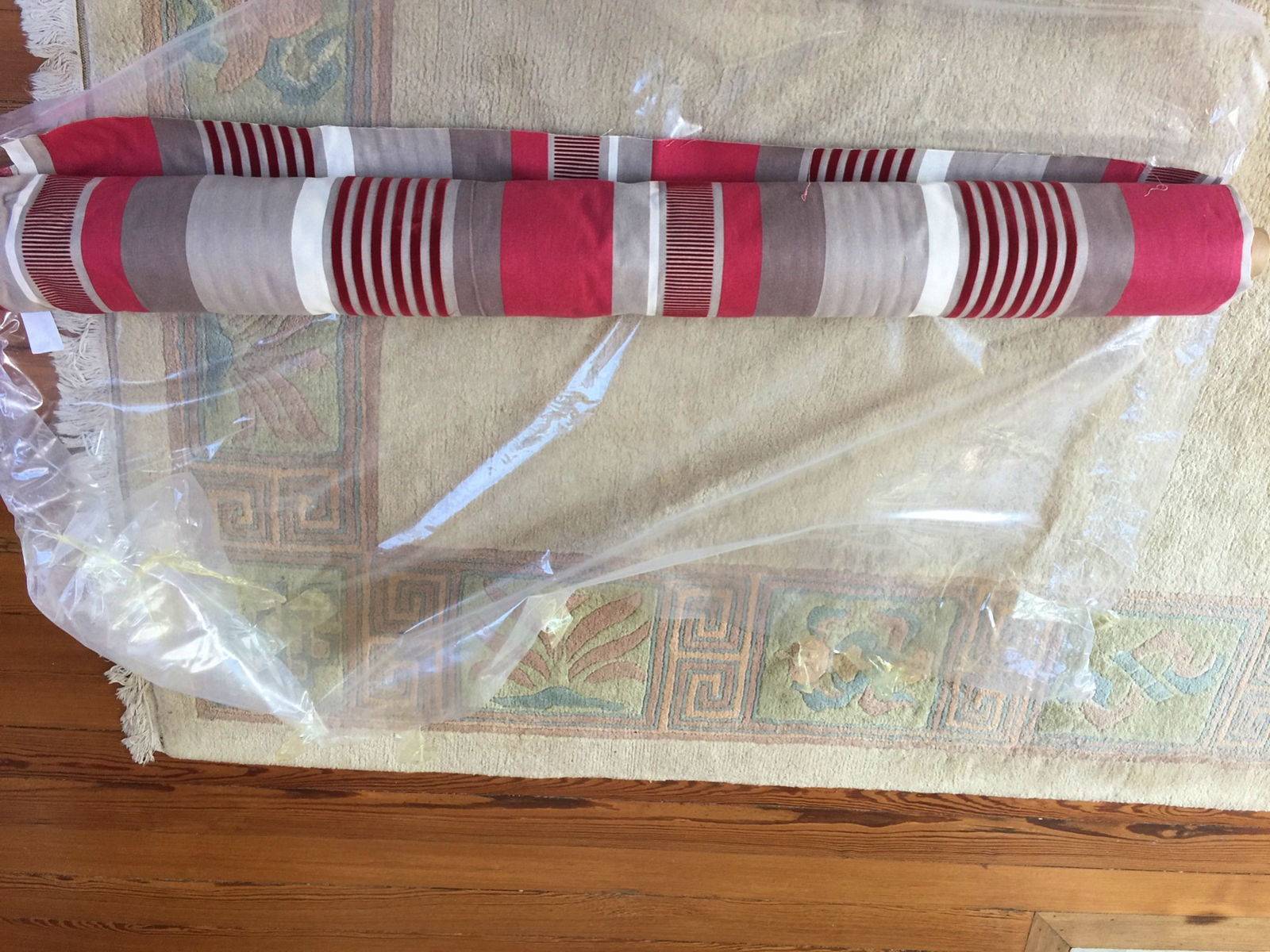 Vends 8m de tissus neuf en 280 cm de large
