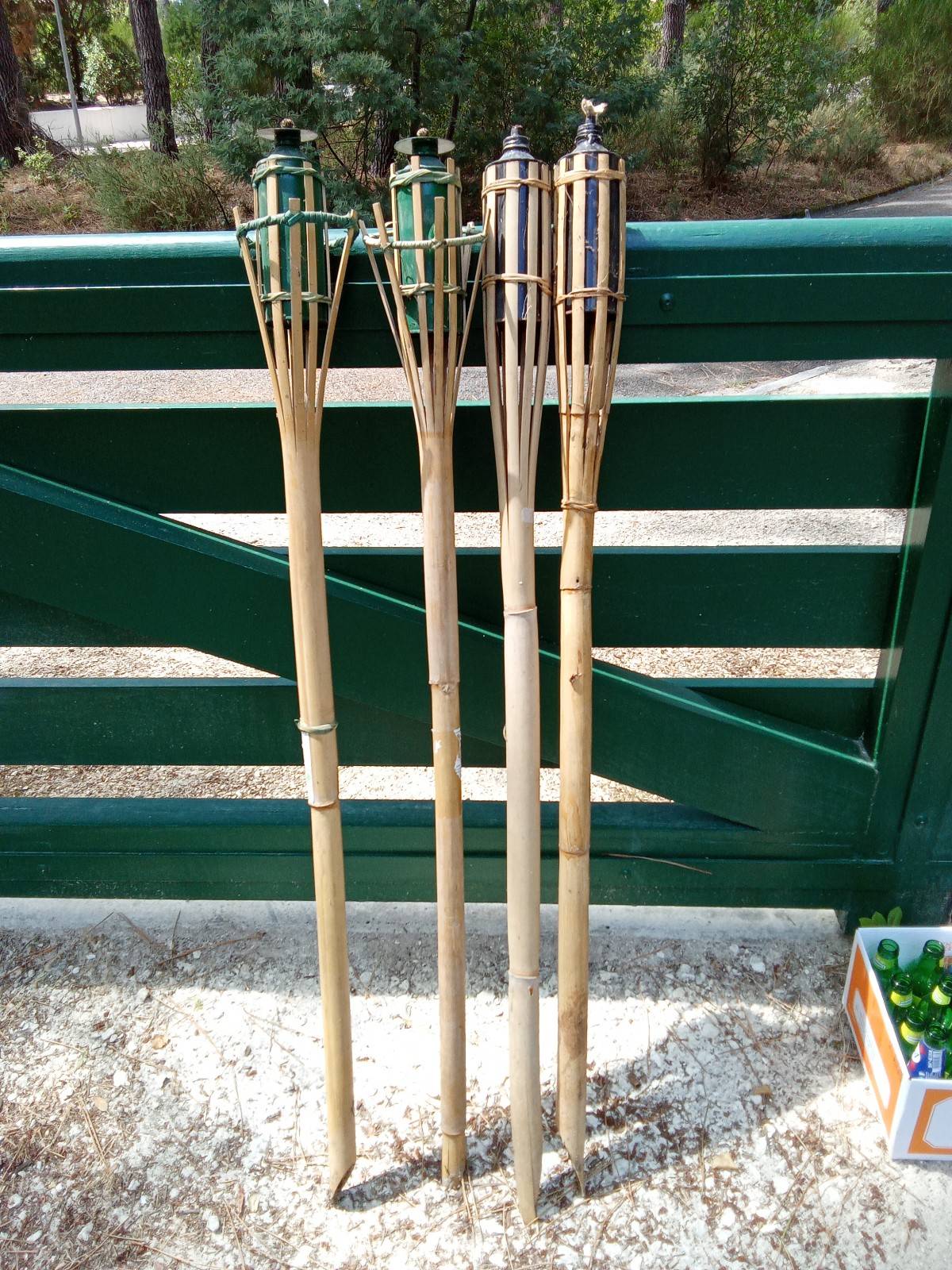 Vends 4 torches bambou avec mèche et réservoir alcool