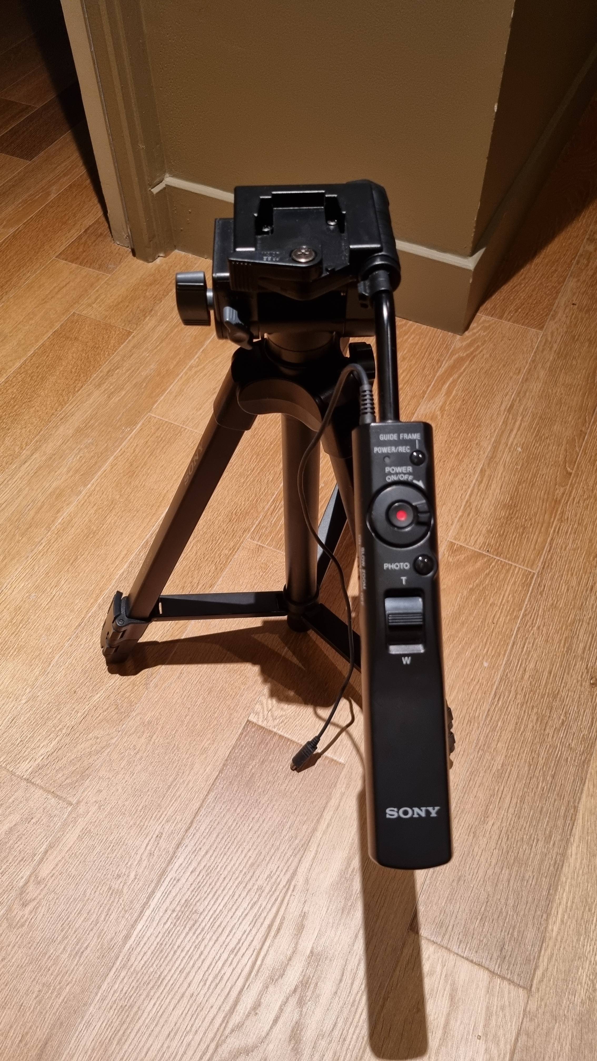 JJC Caméra Trépied Télécommande pour Sony FDR-AX53 HDR-CX405 A9III etc, Poignée de Trépied