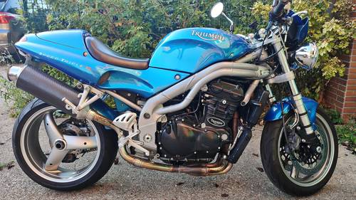 Vends Triumph Speed Triple 955i, 2001, 42000km