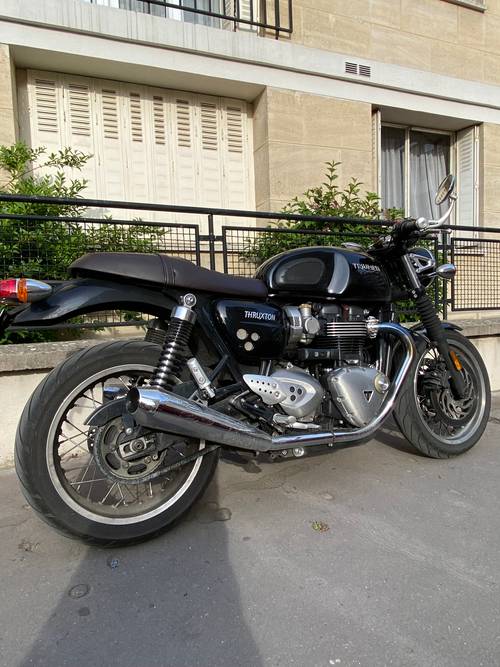 Vends Moto Triumph Thruxtom 1200 avec options - Avril 2018 - 15 000km - Très bon état