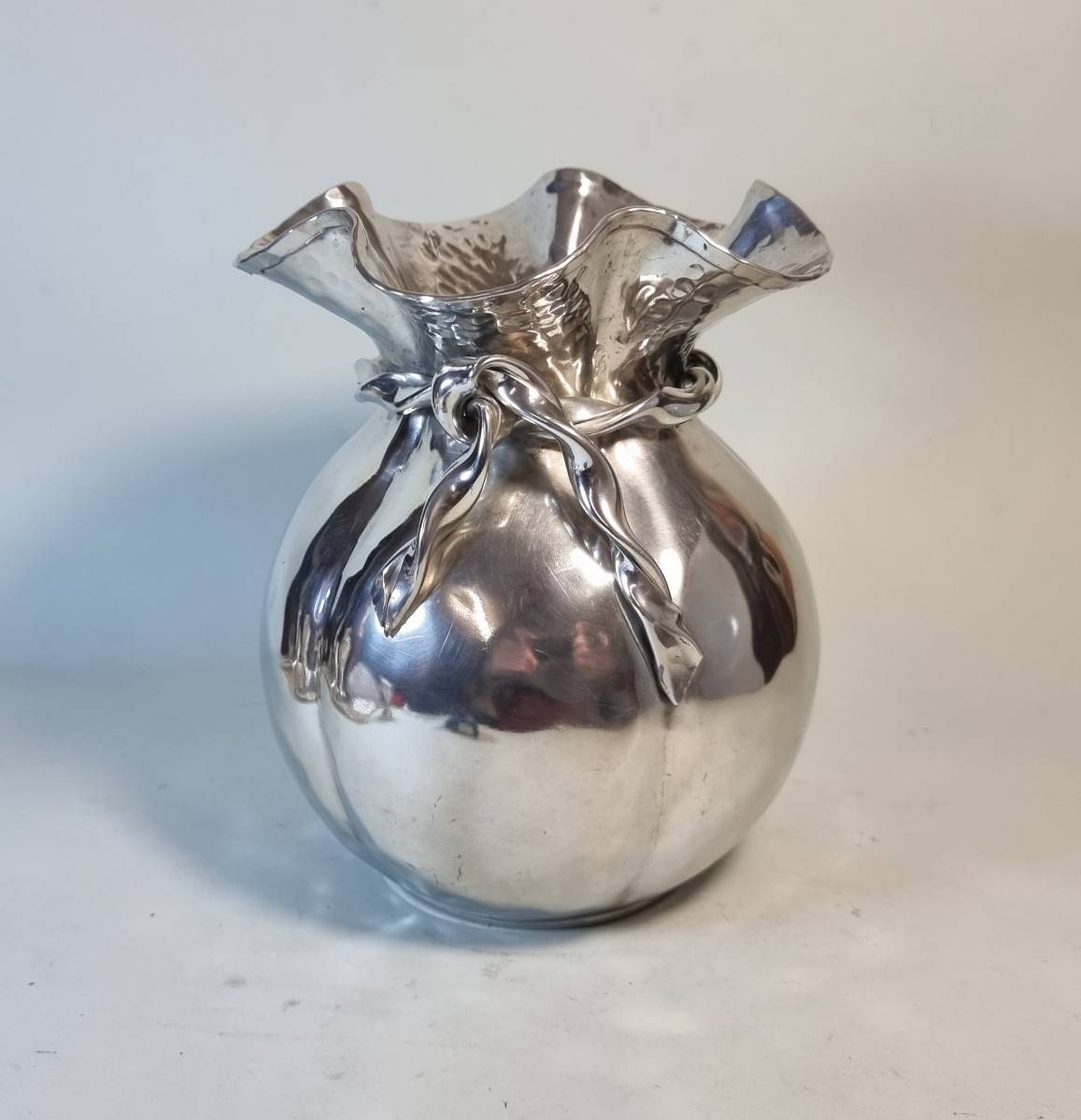 Vends beau vase trompe-l’œil
