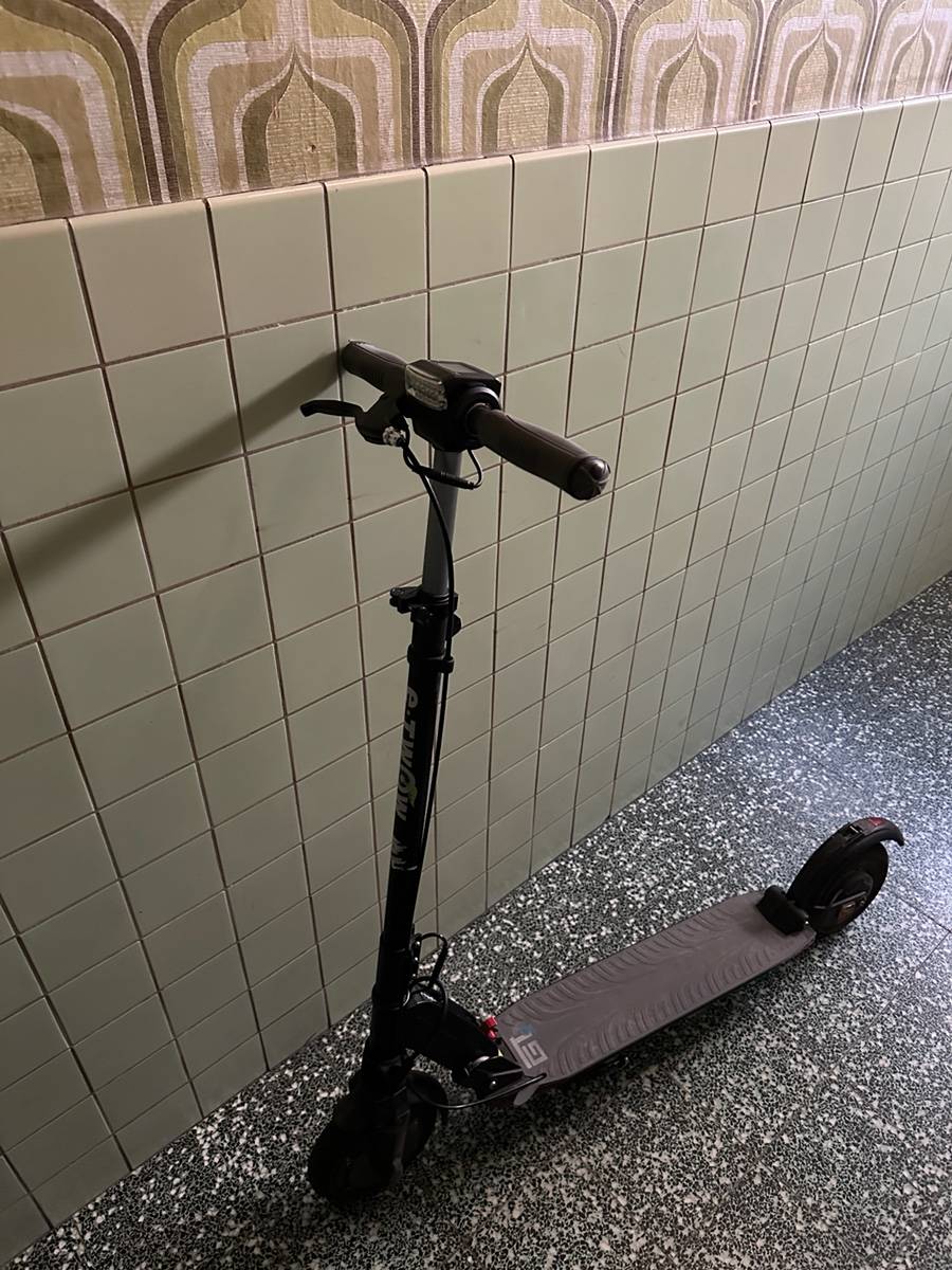 Vends trottinette haut de gamme comme neuve