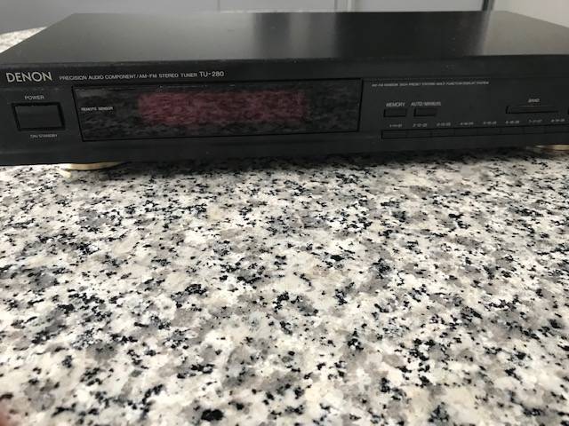 Vends TUNER HI FI de marque DENON modèle TU-280