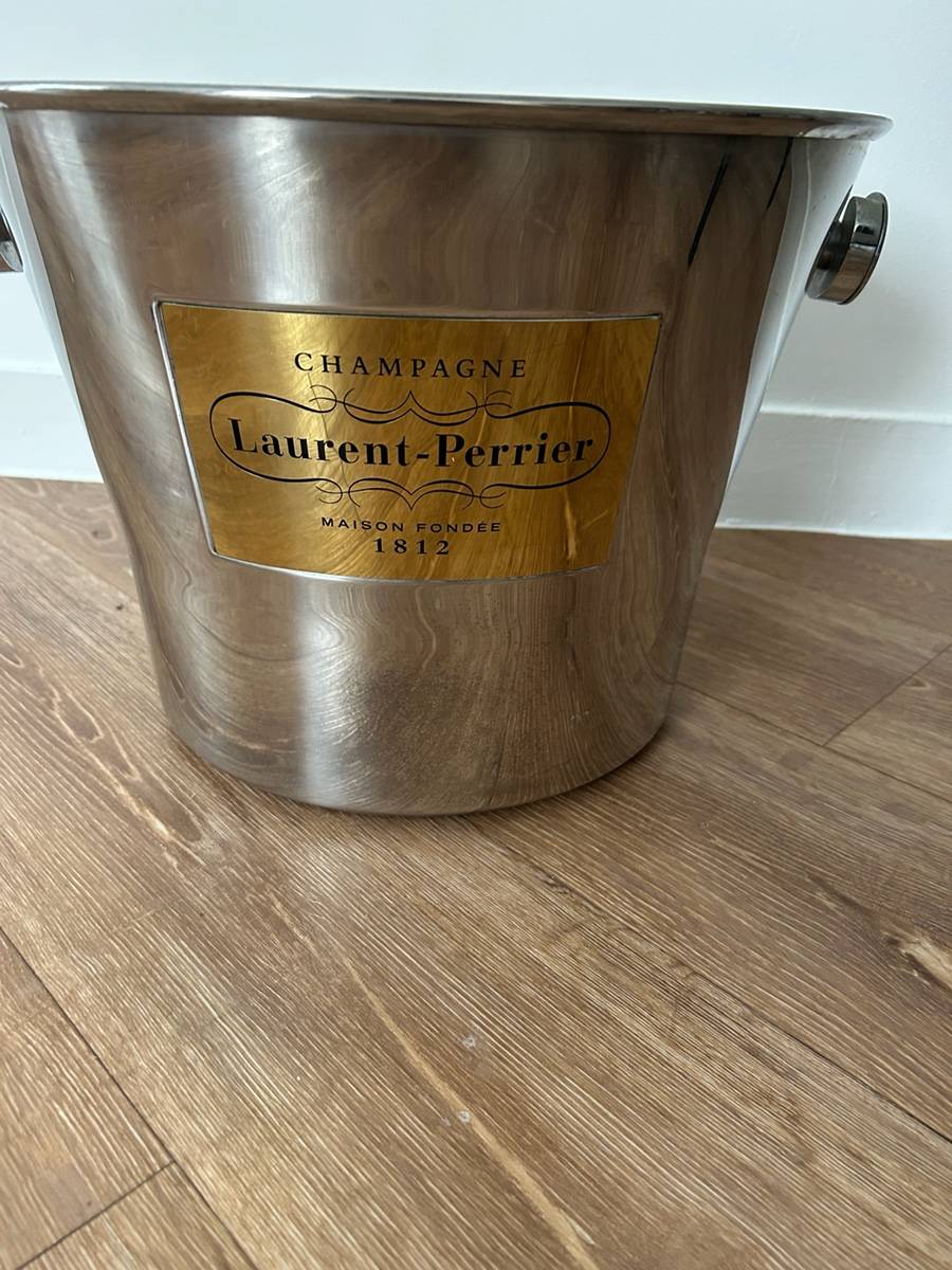 Vends Vasque à Champagne - Laurent Perrier