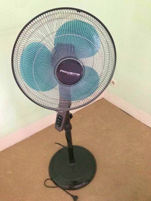 Vends ventilateur sur pied Rowenta