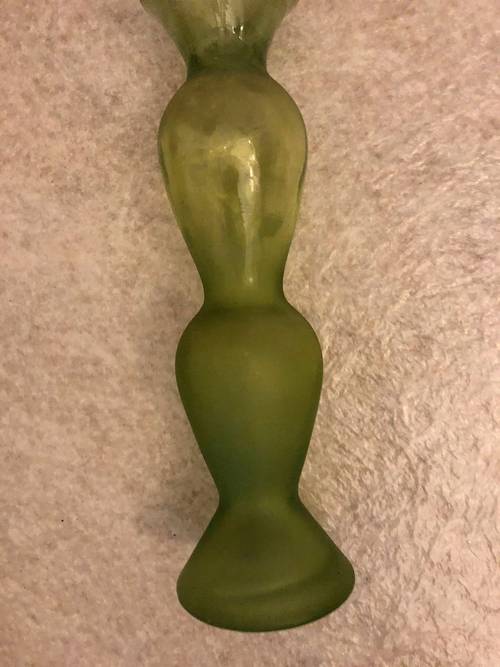 Vends vase en verre de couleur verte à col