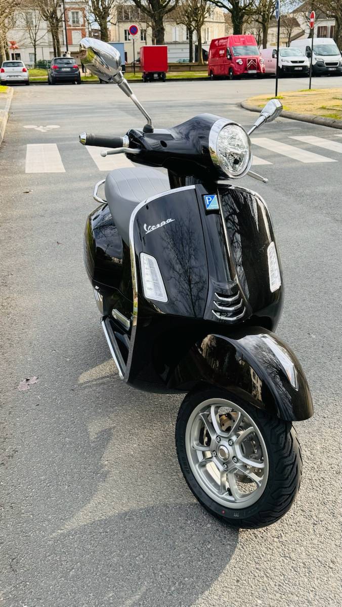 Vends Vespa 125 GTS, 2023, 920km