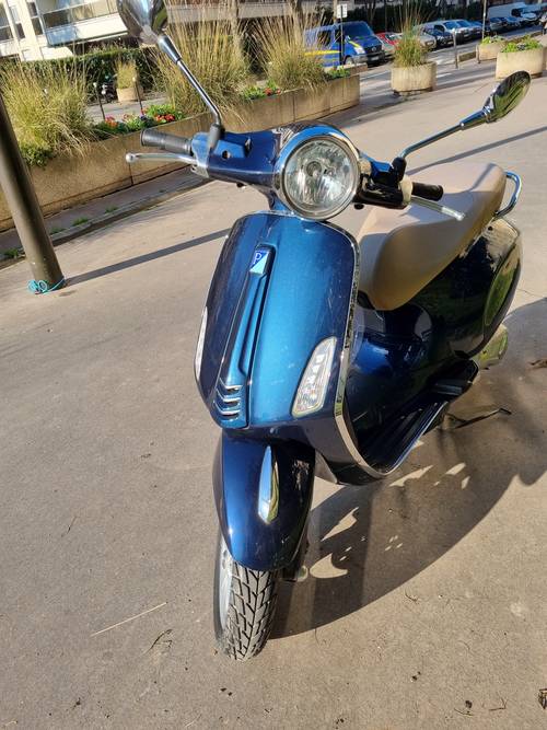Vends Vespa Primavera ABS 125 cm3, 4100 km · 2015