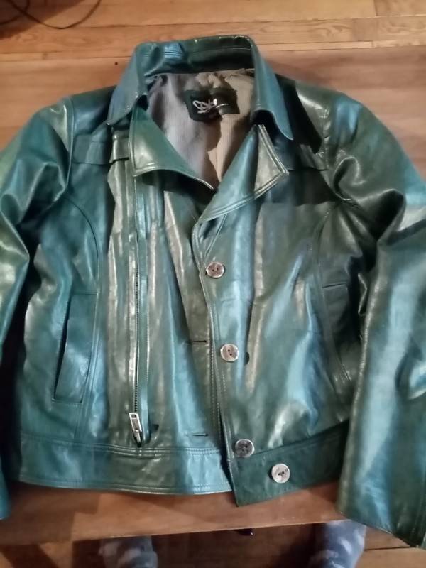 Vends veste en cuir - Taille XL