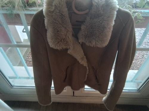 Vends veste femme IKKS fourré très bon état 38/40