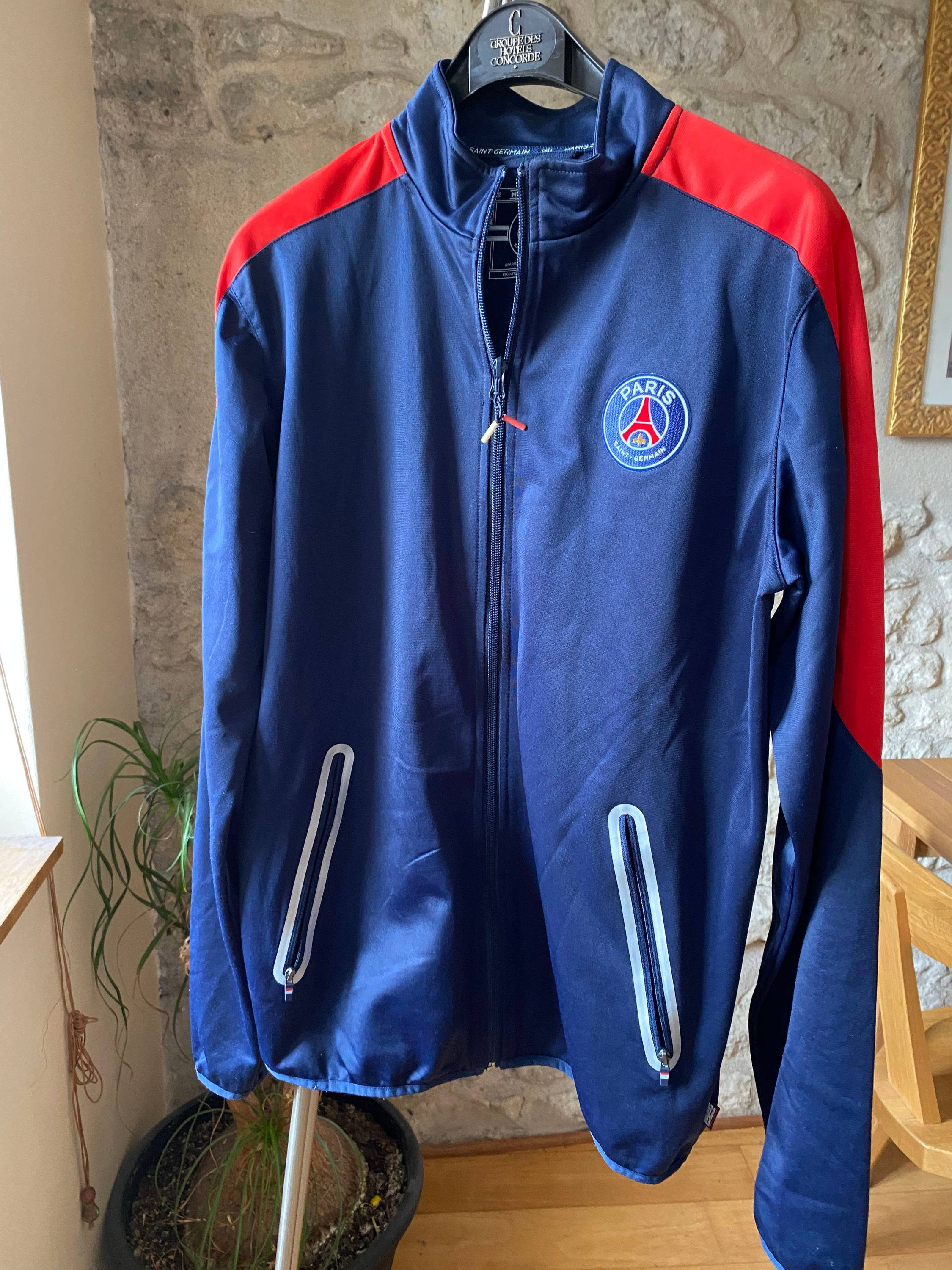 Vends veste Nike Paris-Saint-Germain - Taille 12 ans