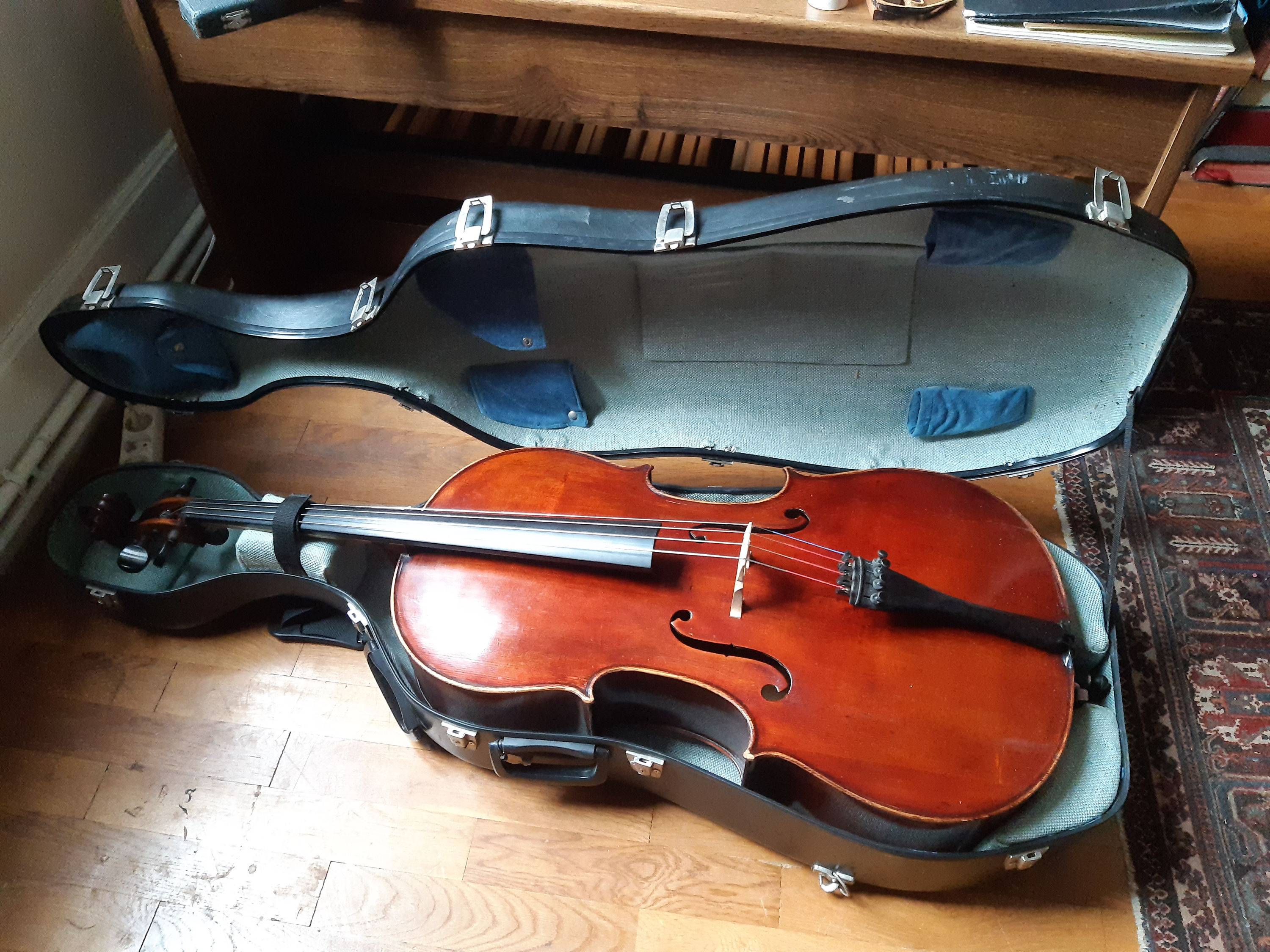 Vends violoncelle entier et archet
