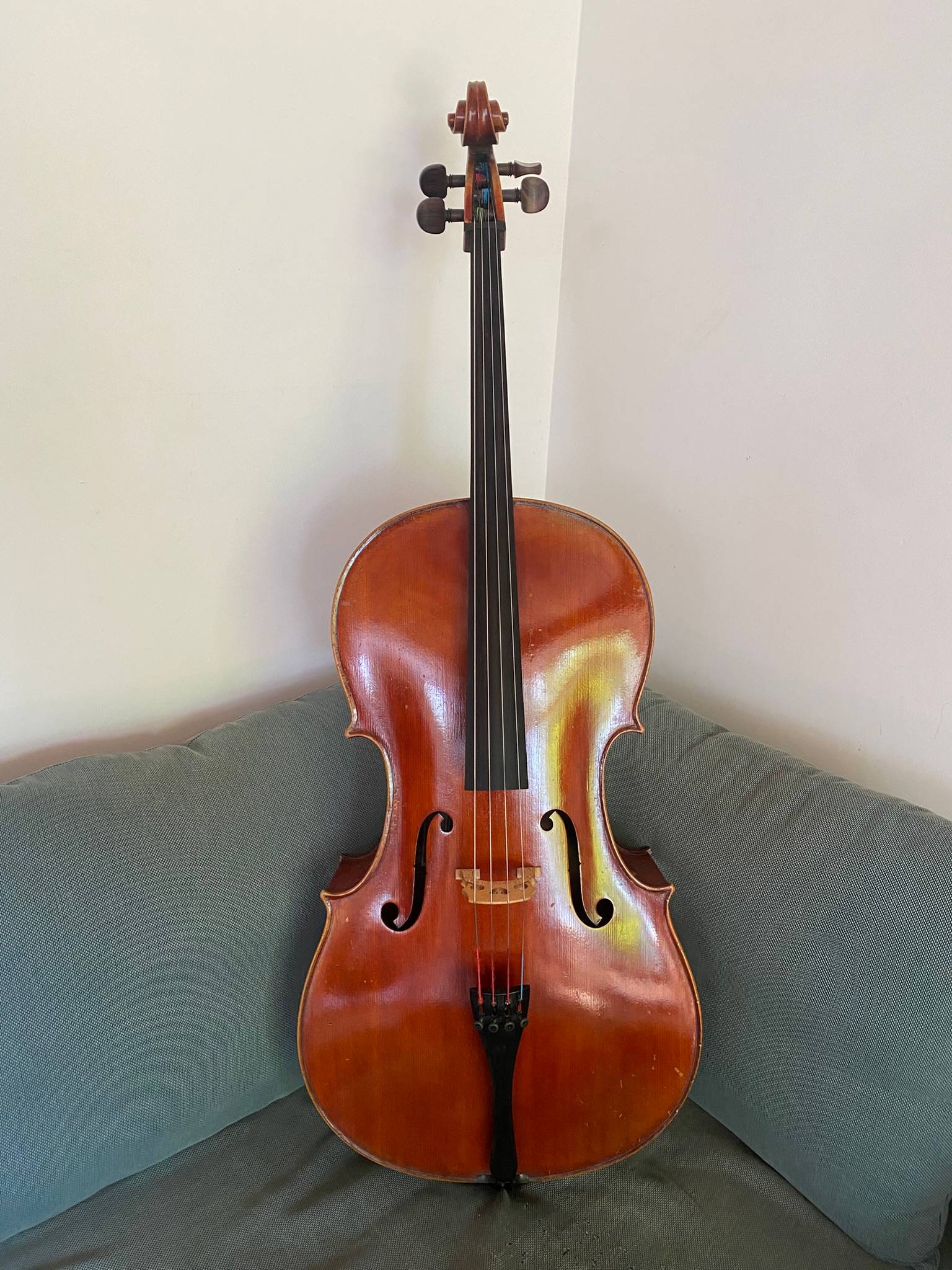 Vends violoncelle entier très bon rapport qualité-prix