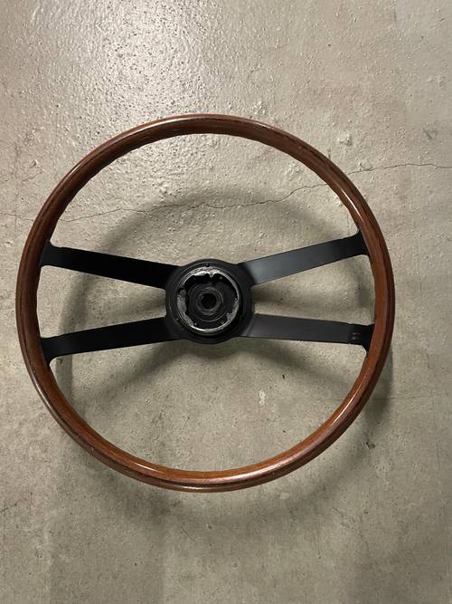 Vends volant bois d’époque pour Porsche Classic 911 ou 912