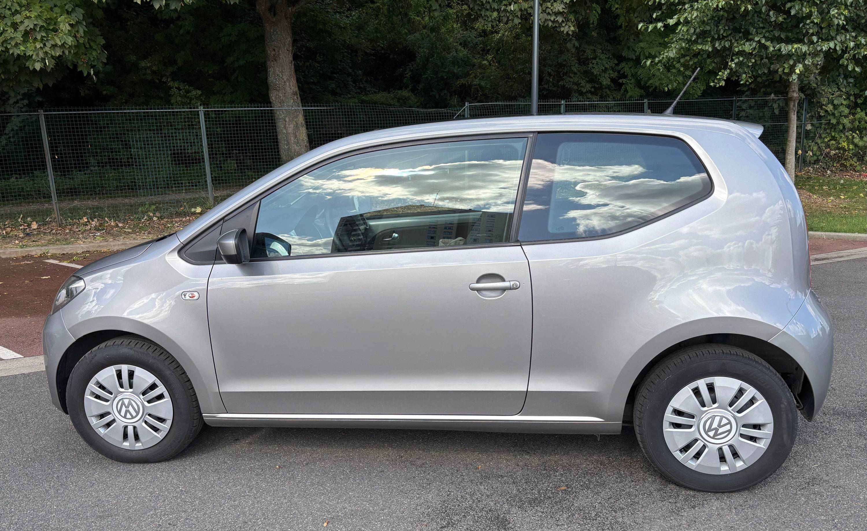Vends Volkswagen Up ! 1.0 75 Up ! Club ASG5, 2015, 38000km