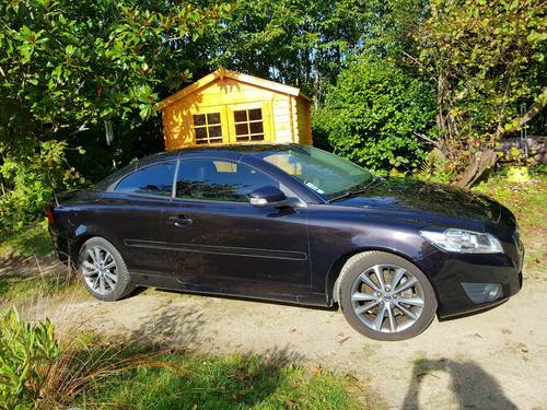 Vends Volvo C70,2.0,D3,150ch, Momentum, 2011 ,107500Kms, Noire