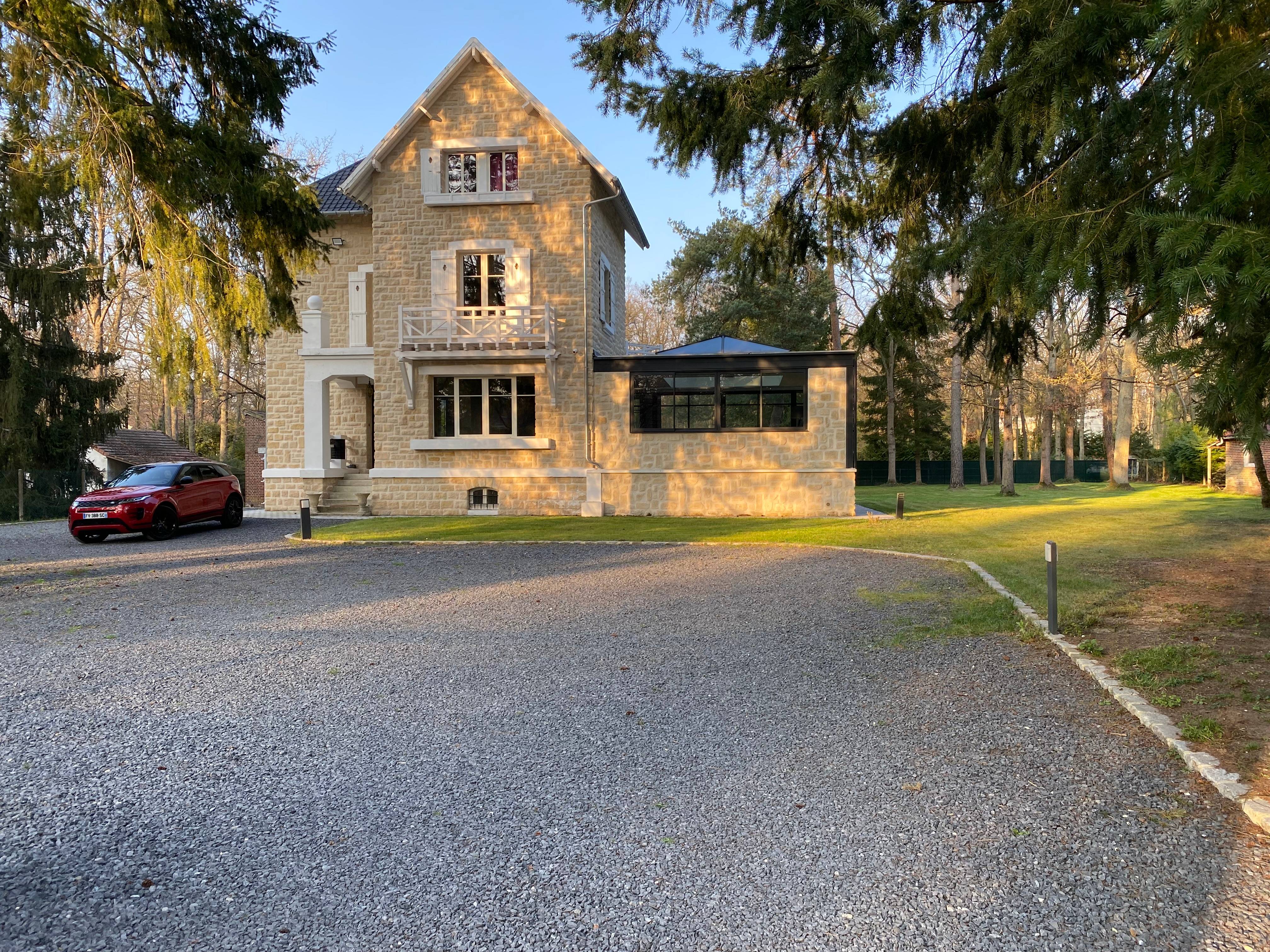 Vends maison 11 pièces 5 chambres de 260m² à Lamorlaye (60)